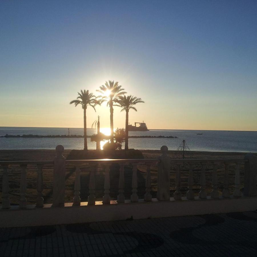 Vista Al Mar Apartment Вера Екстериор снимка